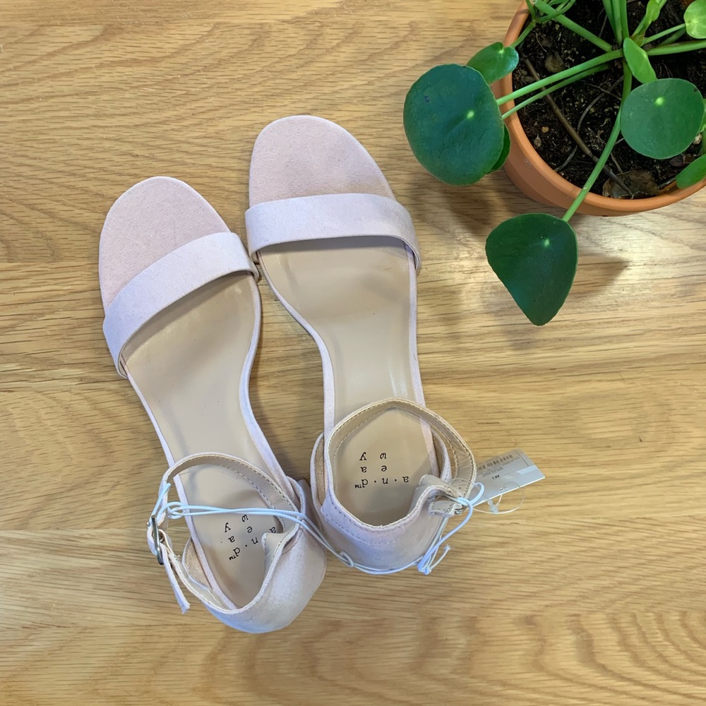 NWT Blush Suede Heels (looks like Madewell)